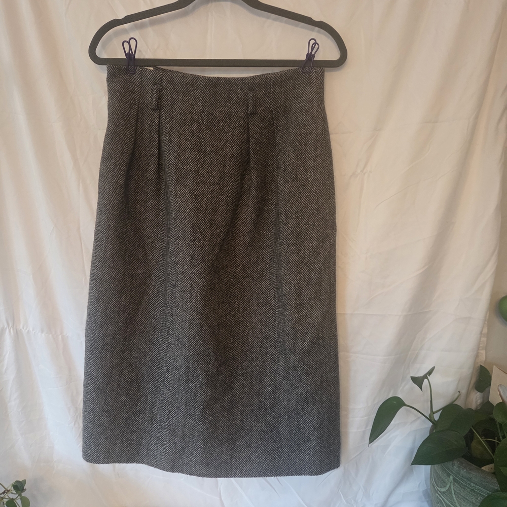 Black and Cream 100% Wool Herringbone Jones New York Skirt with Pockets Size 12